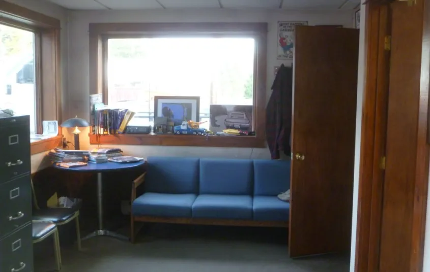 Waiting area at Counters Garage and Towing.