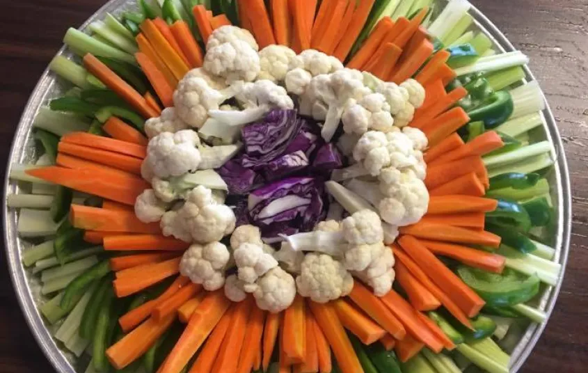 Cut veggie platter