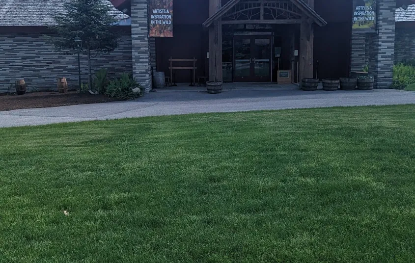 The entryway to the museum with large covered walkway