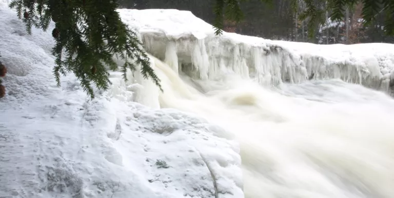 Twin Falls are equally spectacular in winter.