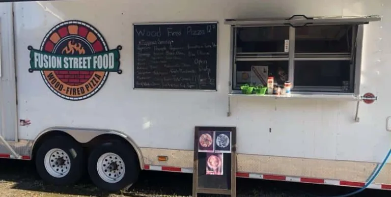 Exterior of the Fusion Pizza food truck