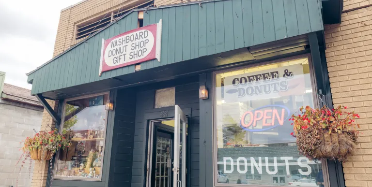 Washboard Donut Shoppe Storefront