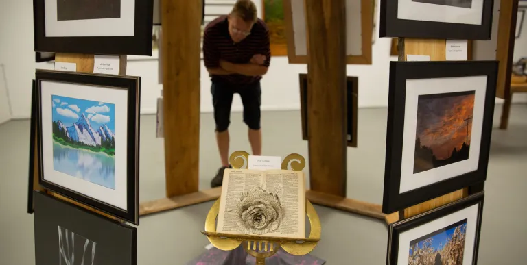  sizes and colors displayed on shelves.