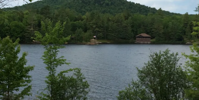 The mountains to the north make an impressive backdrop for scenery.