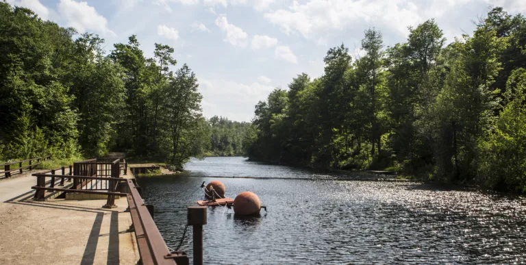 A dam with a walkway on top